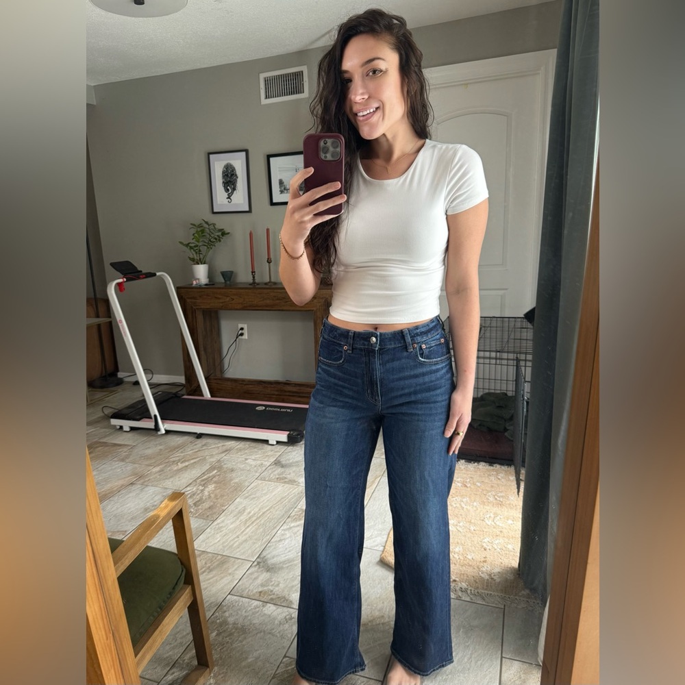 AE Dreamy Drape Stretch Super High-Waisted Baggy Wide-Leg Jean size 2